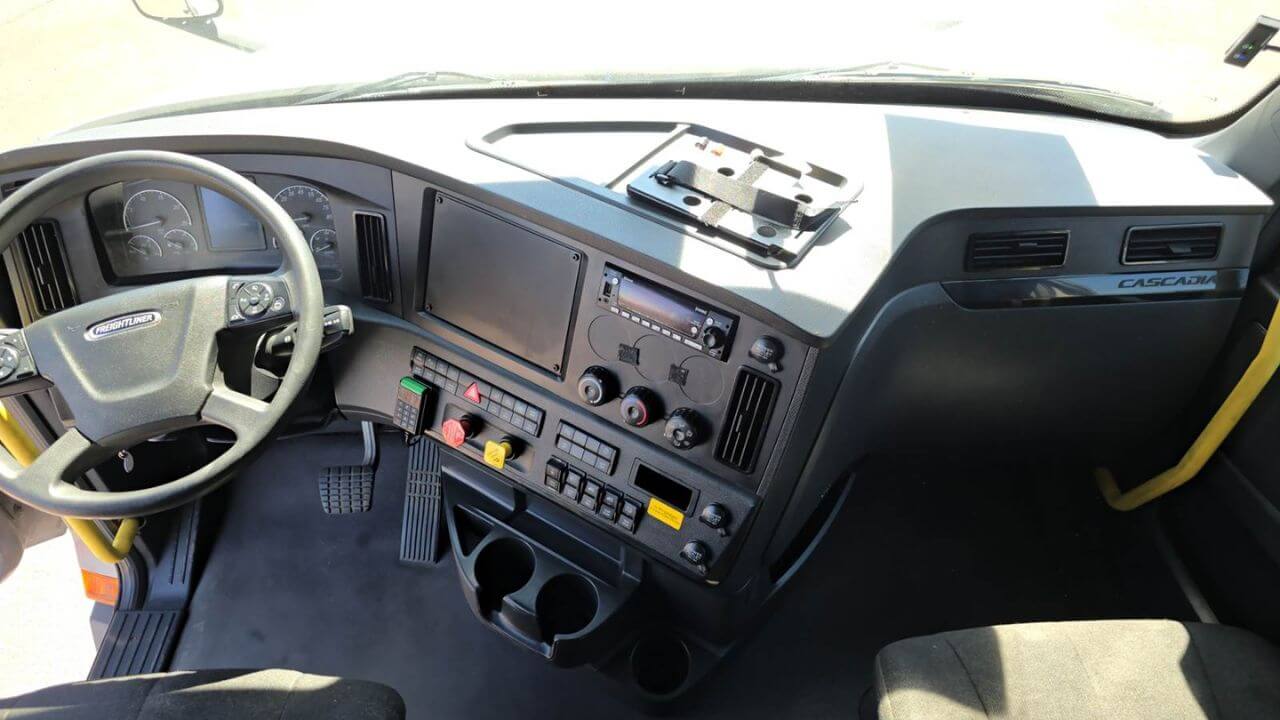 2023 Freightliner Cascadia