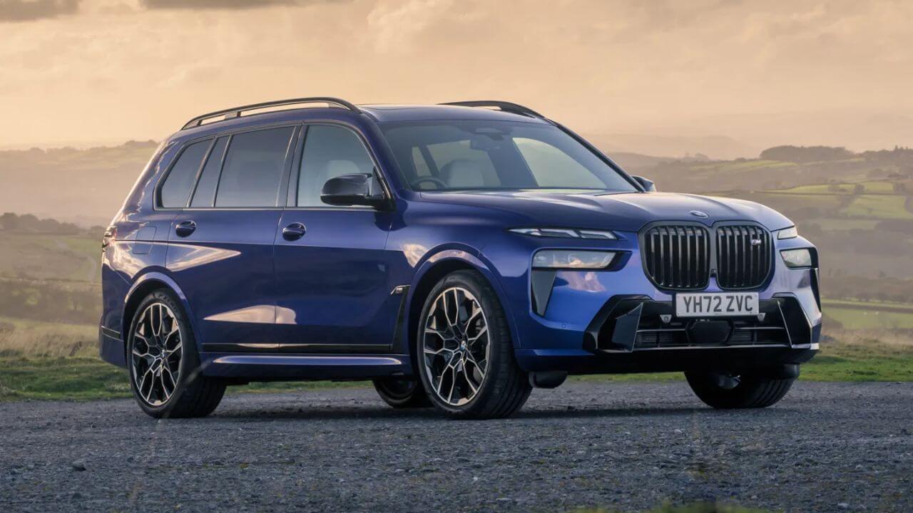 x7 xdrive40i vs m60i