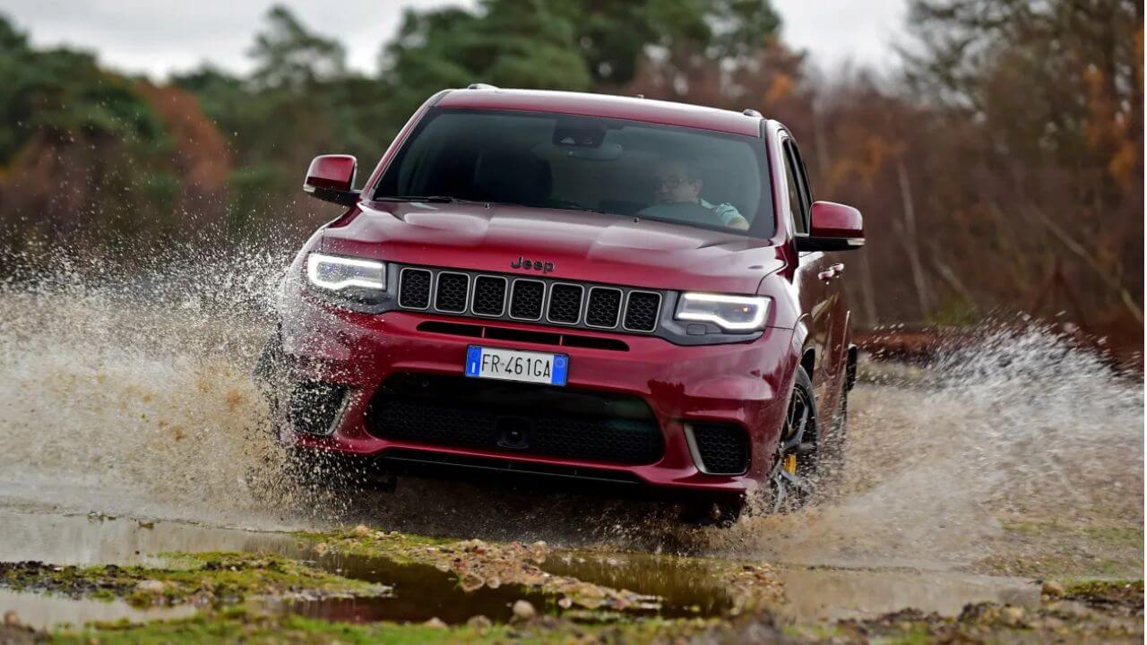 trailhawk vs trackhawk