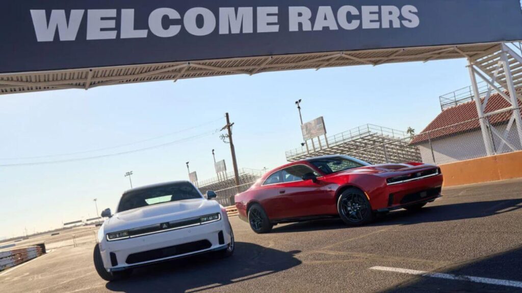 Dodge Charger R/T vs Dodge Charger Daytona: Power, Style and Legacy Compared