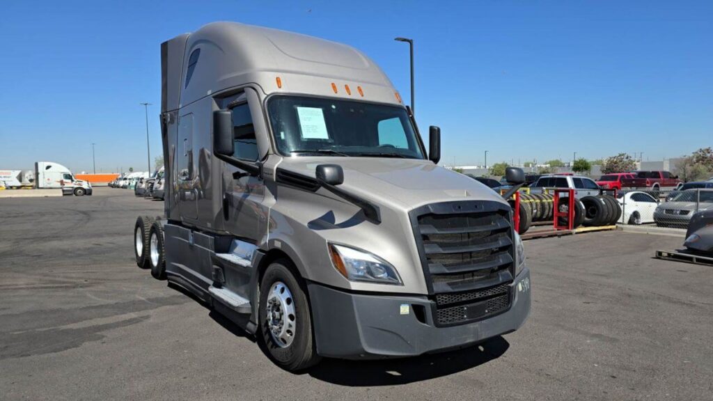 2023 freightliner cascadia
